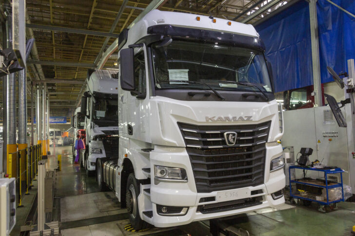 Автозавод КАМАЗ продолжает производство грузовиков с кабиной К5 в августе 2022 года