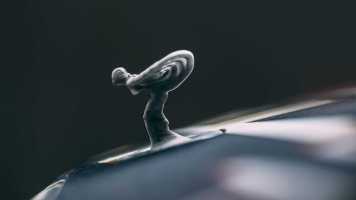 «Дух экстаза» на Rolls-Royce Spectre. Фото Rolls-Royce