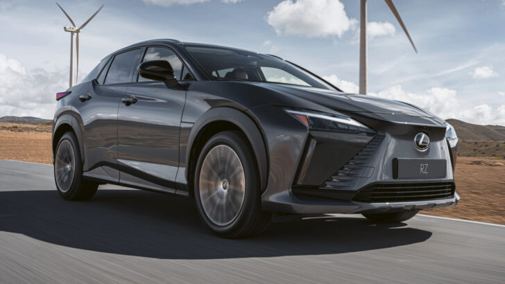 Lexus представил свой первый серийный электромобиль