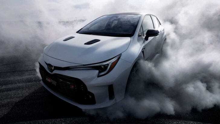Toyota представила новый «заряженный» хэтчбек