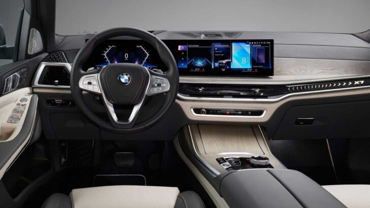 Интерьер BMW X7