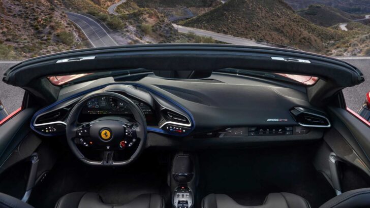 Интерьер Ferrari 296 GTS. Фото Ferrari