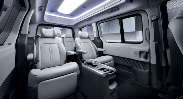 Hyundai Staria Lounge Limousine