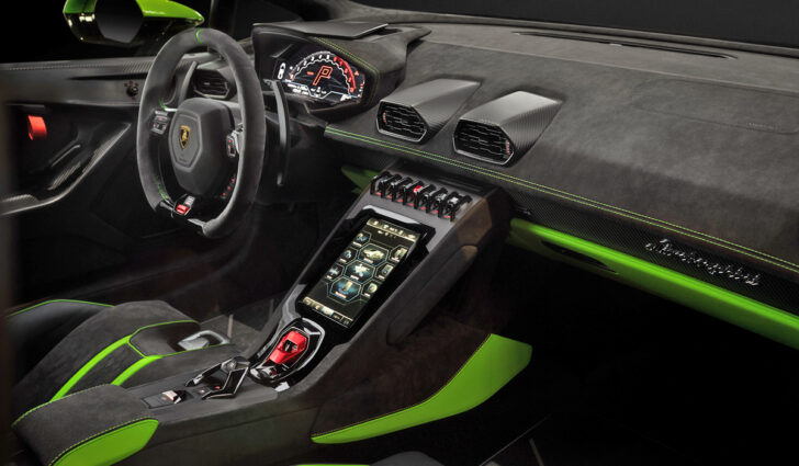 Интерьер Lamborghini Huracan Tecnica