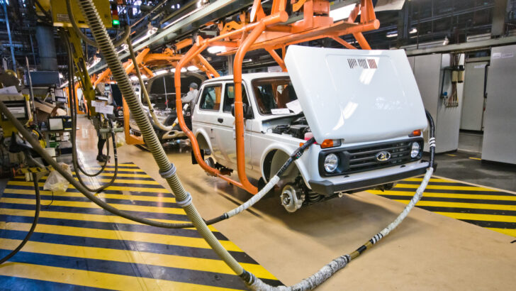АвтоВАЗ наращивает производство. Сколько новых Vesta и Granta сошло с конвейера в августе