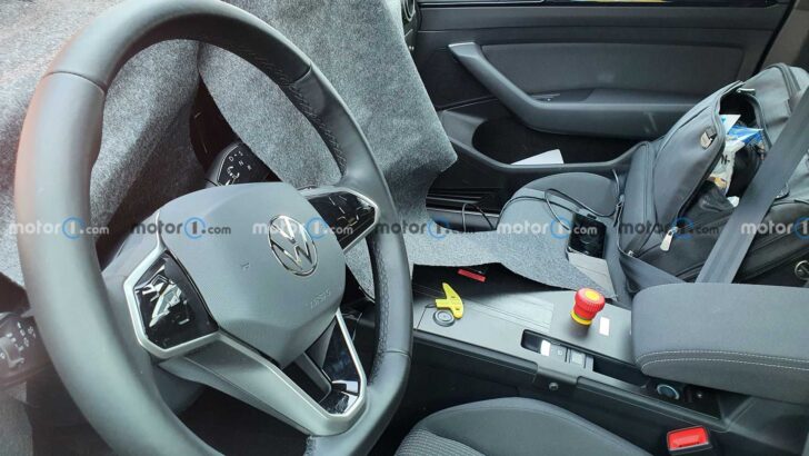Интерьер нового Volkswagen Passat. Фото Motor1.com
