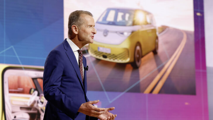 Глава Volkswagen заявил об улучшении ситуации с производством и поставками