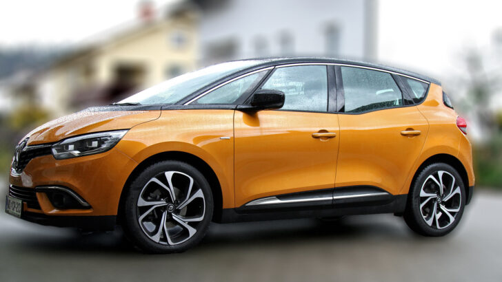 Компания Renault сняла с производства компактвэн Scenic в мае 2022 года