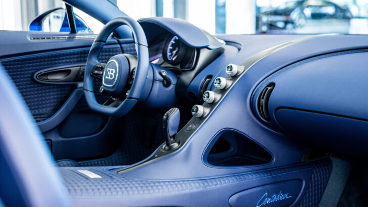 Интерьер Bugatti Centodieci