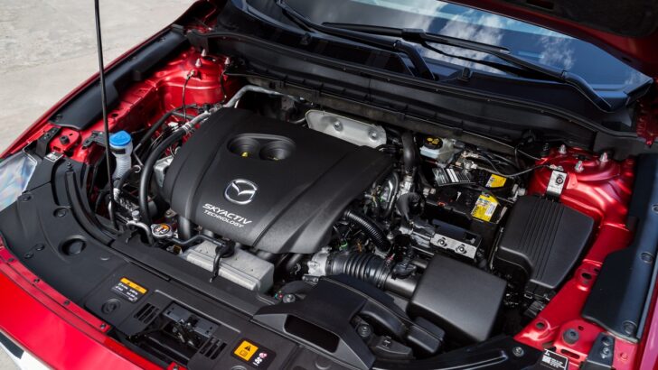 Моторный отсек Mazda CX-5