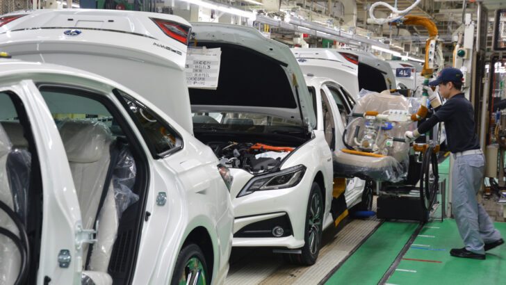 Поставщики Toyota и Nissan временно увольняют персонал из-за сокращения производства авто