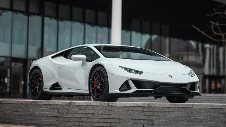 Один из создателей Lamborghini Urus, Huracan и Aventador перешел в Apple