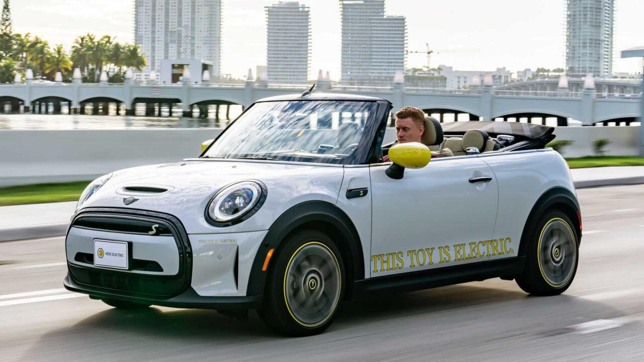 Представлен MINI Cooper SE Convertible: первый в мире премиальный  электрокабриолет — Автоновости дня