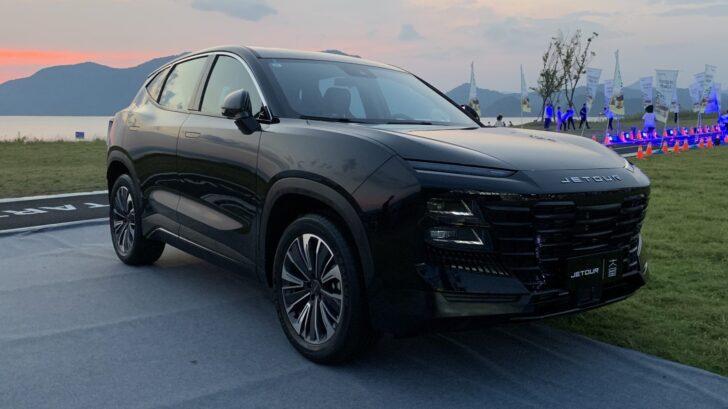 Кроссовер Jetour Dasheng размерами с Hyundai Tucson оценили в Китае от 870 тыс. рублей