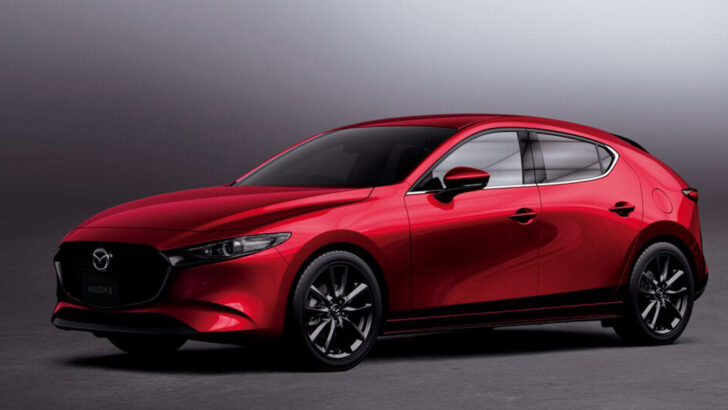 Mazda обновила хэтчбек Mazda3 и кроссовер Mazda CX-30 в Японии августе 2022 года