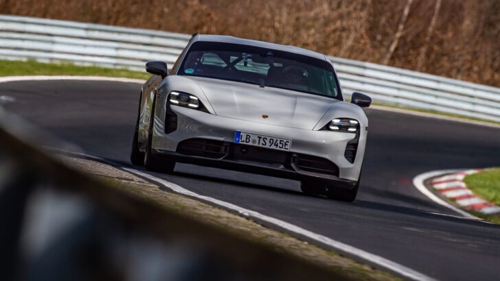 Электрический спорткар Porsche Taycan установил новый рекорд Нюрбургринга