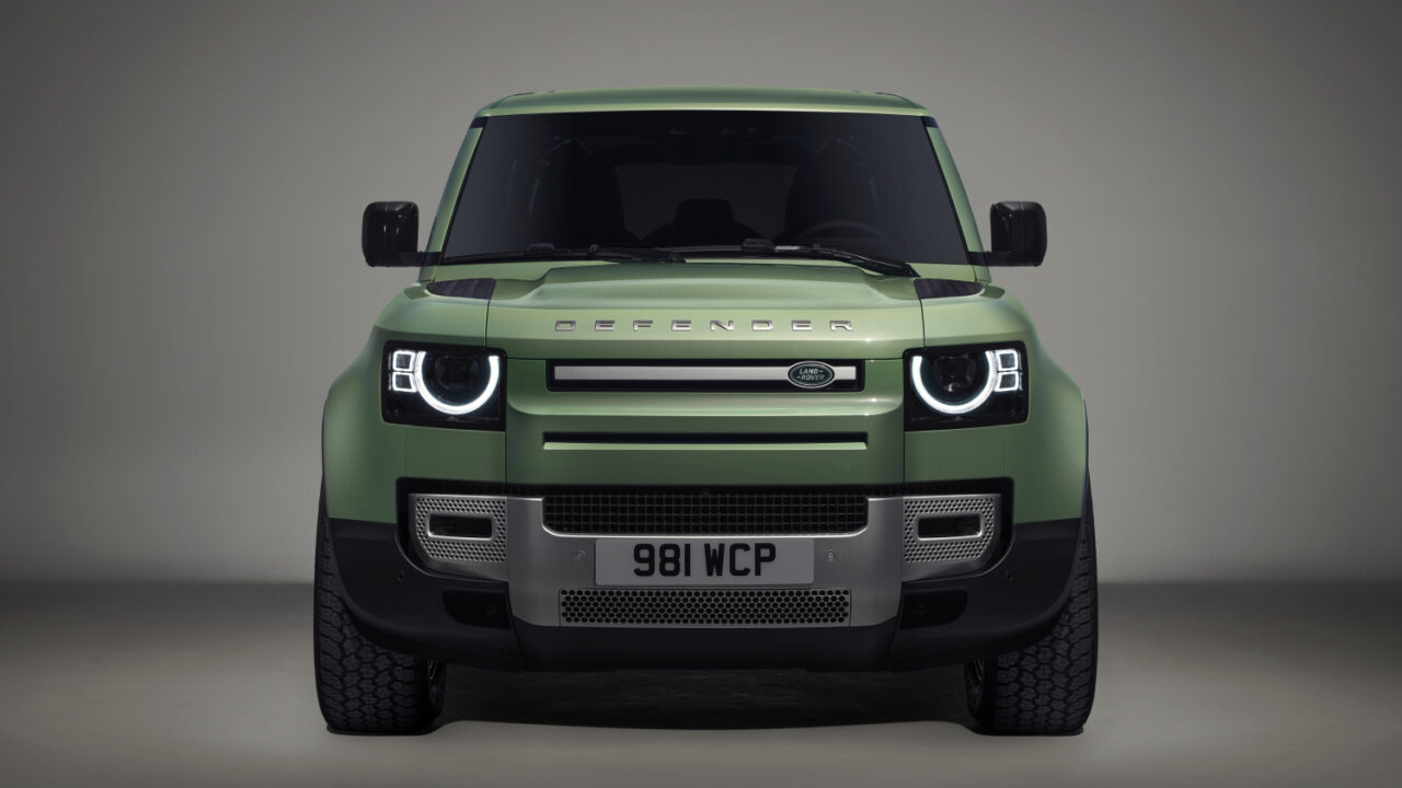 Land Rover выпустит юбилейный Defender ограниченным тиражом — Автоновости  дня