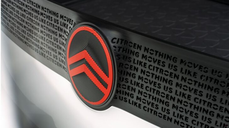 Citroen показал новые логотип и фирменный стиль бренда