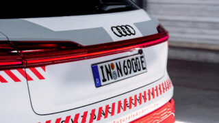 Тизер нового Audi e-tron