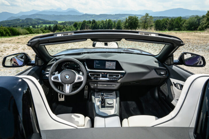 Интерьер BMW Z4 2023