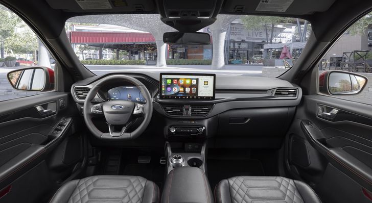Интерьер Ford Escape 2023