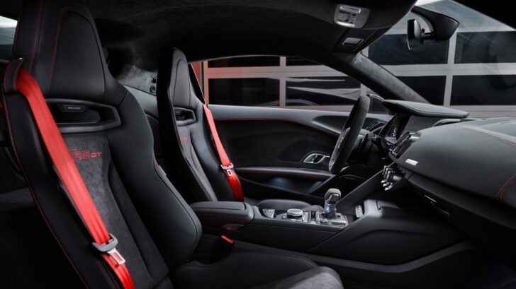 Интерьер Audi R8 Coupe V10 GT RWD