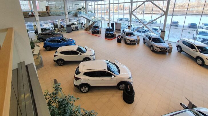 Эксперт назвал главное условие снижения цен на автомобили в России