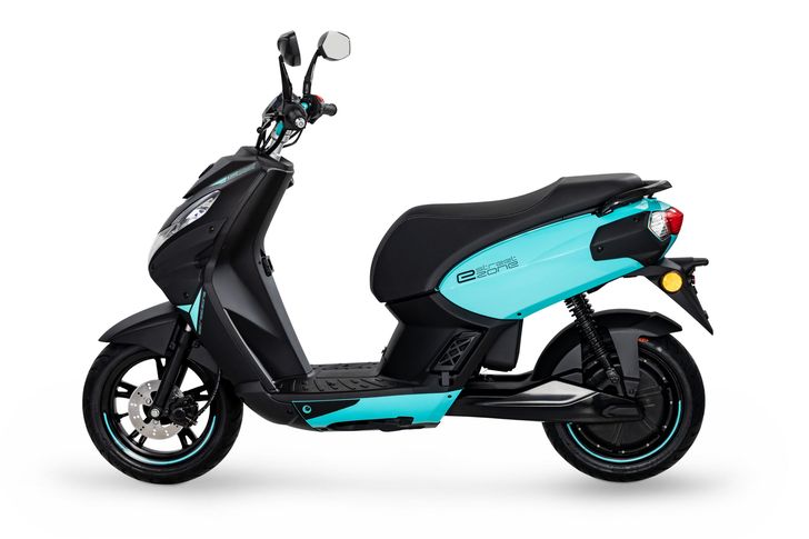 Скутер Peugeot e-Streetzone Скутер Peugeot e-Streetzone