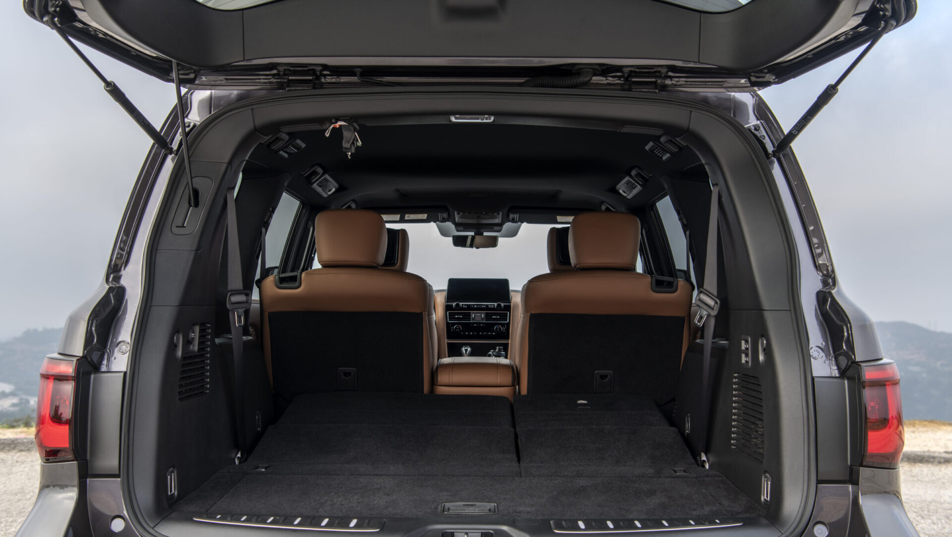 Сколько литров у Infiniti QX 80