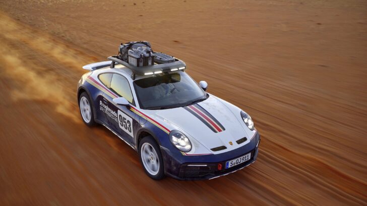 Компания Porsche официально представила внедорожный спорткар Porsche 911 Dakar