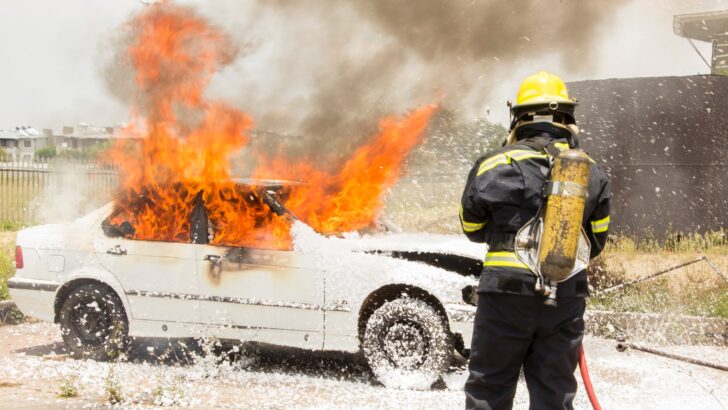 Названы самые пожароопасные автомобили в России