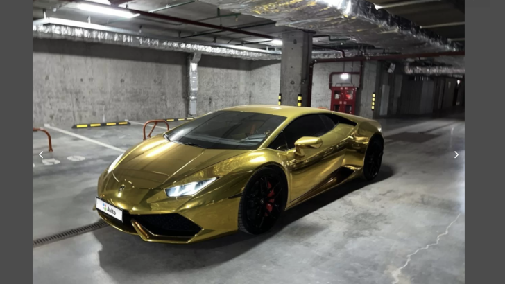 В Москве выставили на продажу «золотой» суперкар Lamborghini Huracan за 19,5 млн рублей