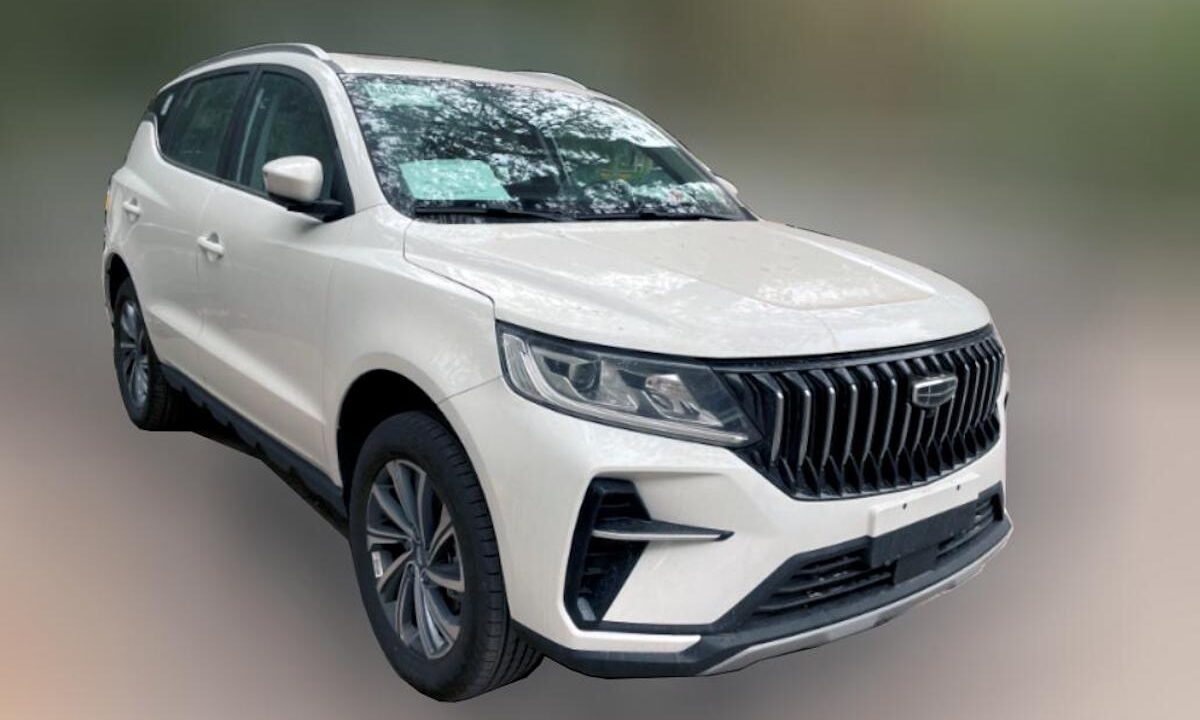 Самый дешевый кроссовер Geely получит мощный турбомотор