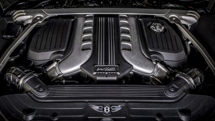 Компания Bentley снимет с производства легендарный двигатель W12 в 2024 году