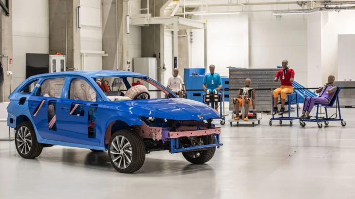 Компания Skoda рассказала о манекенах, используемых в краш-тестах своих автомашин
