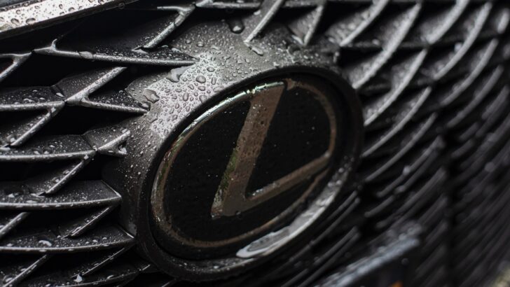 Компания Lexus может выпустить новый гибридный внедорожник Lexus LX 700h