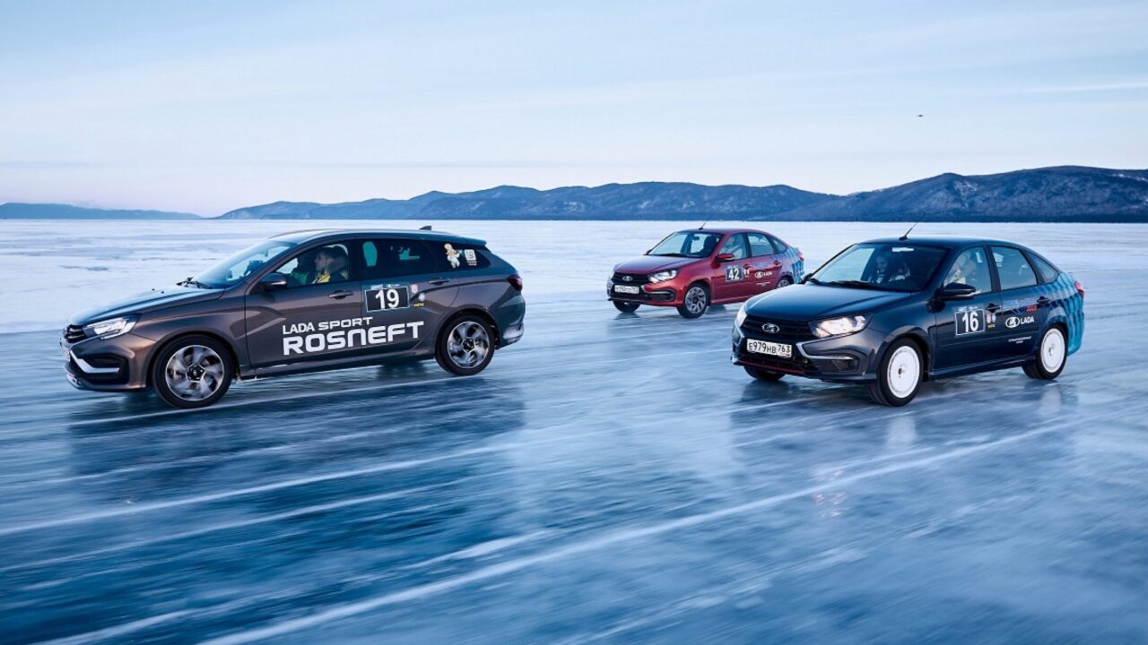 Новые LADA Vesta Sport и Granta Sport установили два рекорда скорости на  льду озера Байкал — Автоновости дня