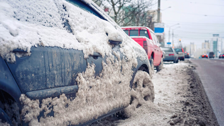 Какие неприятности ждут российских автомобилистов после зимы. Эксперты все рассказали