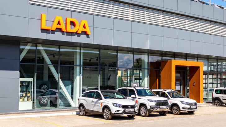 АвтоВАЗ рассказал, как следит за ценами на автомобили LADA у дилеров