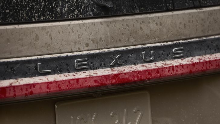 Lexus GX Teaser