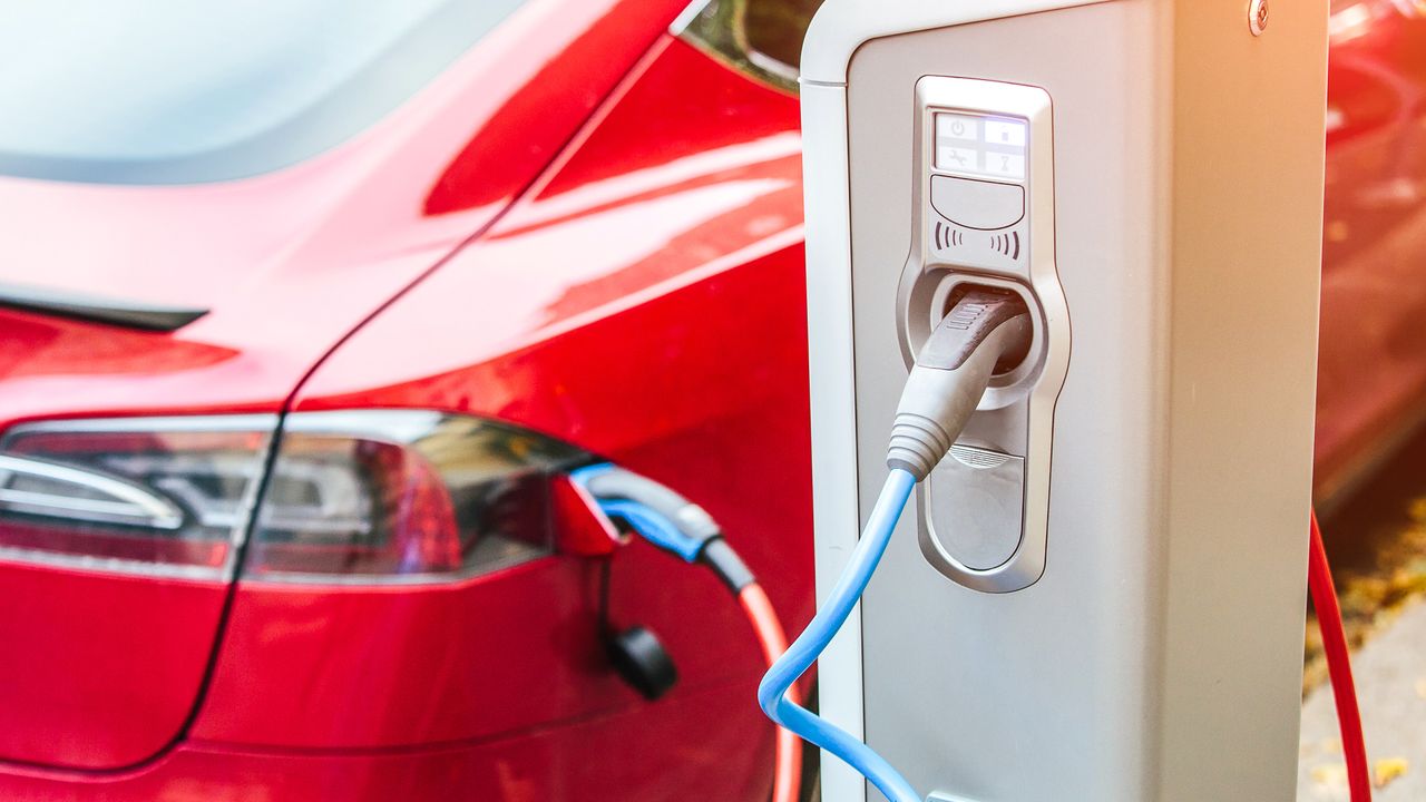 В России подскочили продажи электромобилей. С чем это связано ...