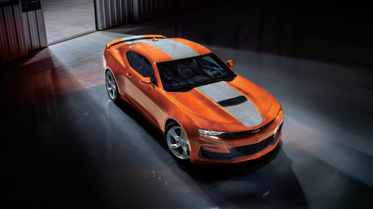 Chevrolet Camaro 2022 Orange. Chevrolet Camaro 2023. Шевроле Камаро 2023 года. Chevrolet Camaro оранжевый.