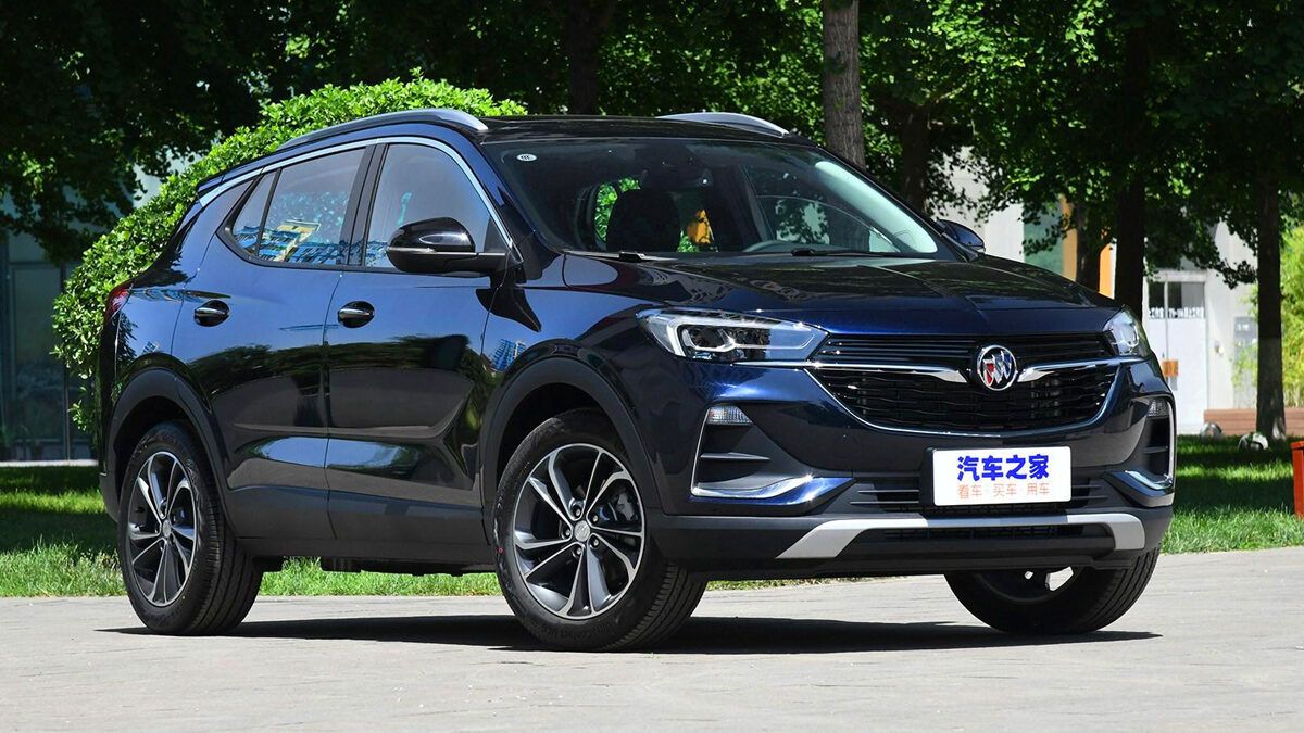 В Россию привезли самый надежный компактный кроссовер в мире. Сколько ...