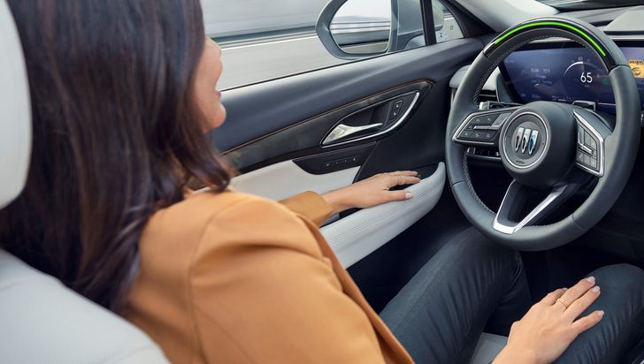 Интерьер нового Buick Envision 2024 года