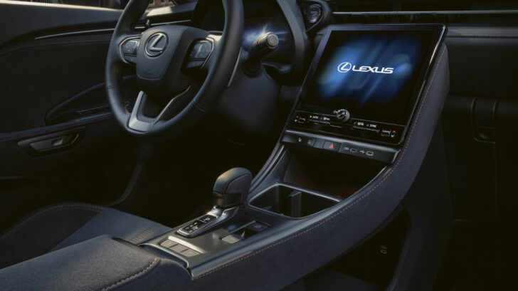Интерьер Lexus LBX