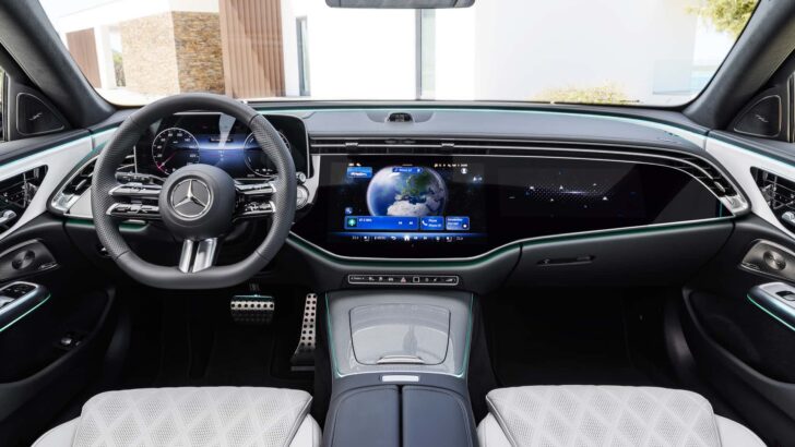 Интерьер универсала Mercedes-Benz E-Class