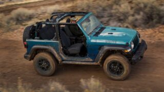 Jeep Wrangler 2024 в кузове цвета Bikini