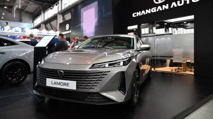 Changan представил в России новый седан Lamore