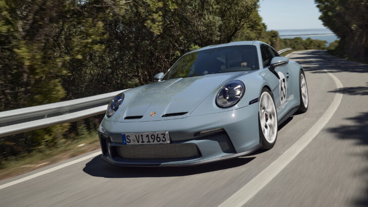 Porsche отметила юбилей спорткара 911 новой спецверсией