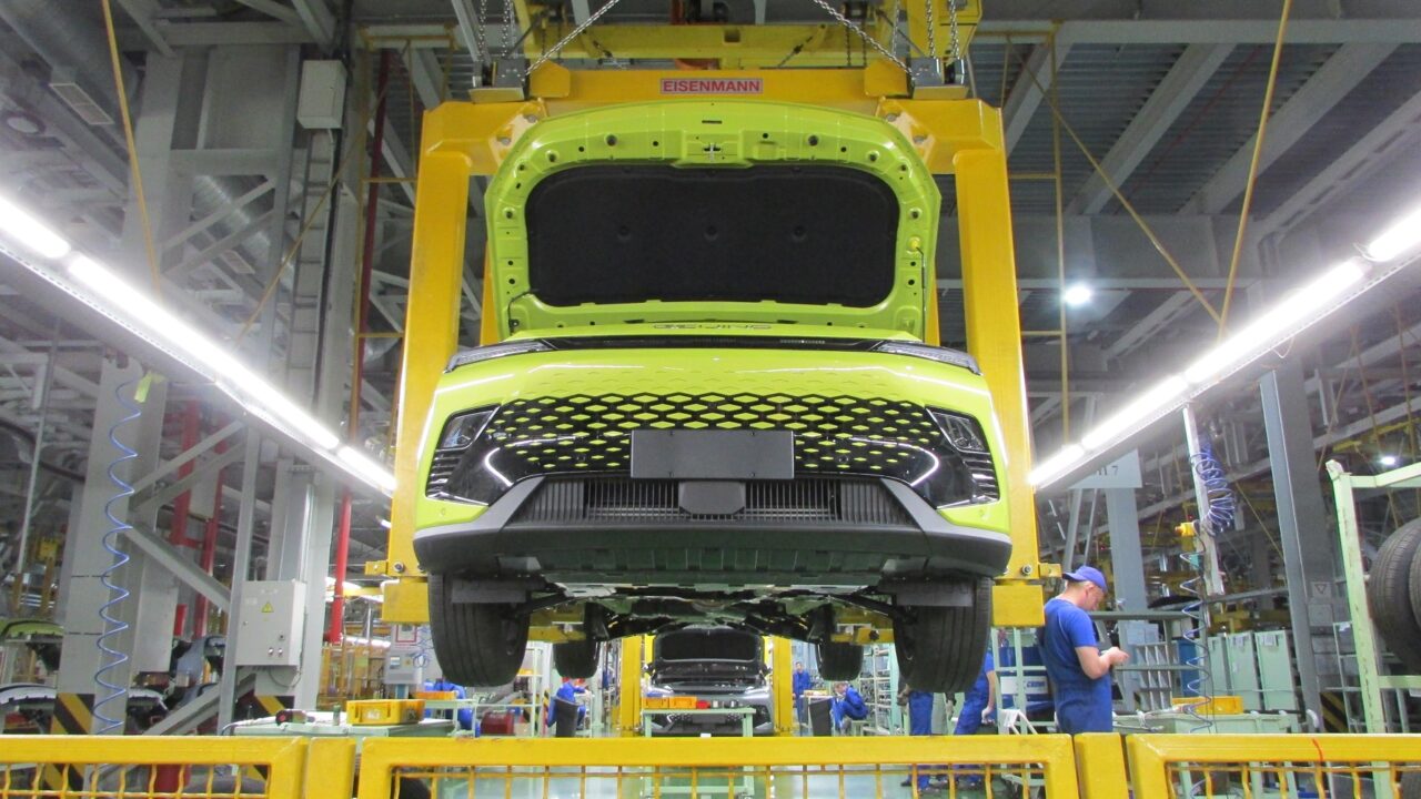 «Автотор» рассказал, когда начнет выпускать еще три новых кроссовера